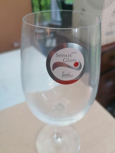 8 Brand New Eisch Glaskultur Sensis Plus White / Red Wine Glasses